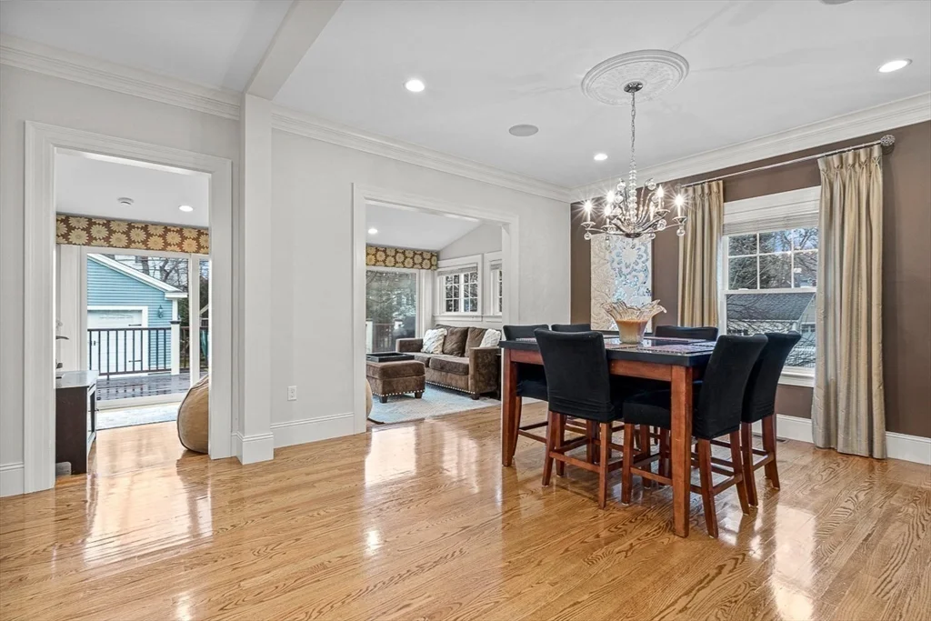 7 bed, 3 bath apartment for rent at 34 Glen Rd, Winchester — photo 21 of 40