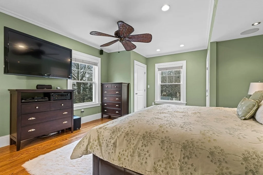 7 bed, 3 bath apartment for rent at 34 Glen Rd, Winchester — photo 24 of 40