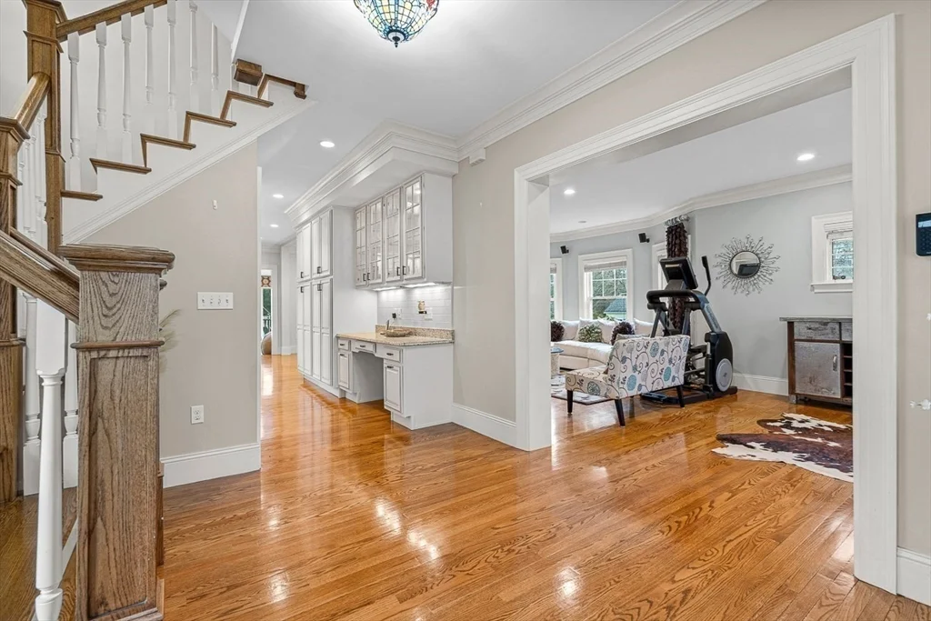 7 bed, 3 bath apartment for rent at 34 Glen Rd, Winchester — photo 8 of 40