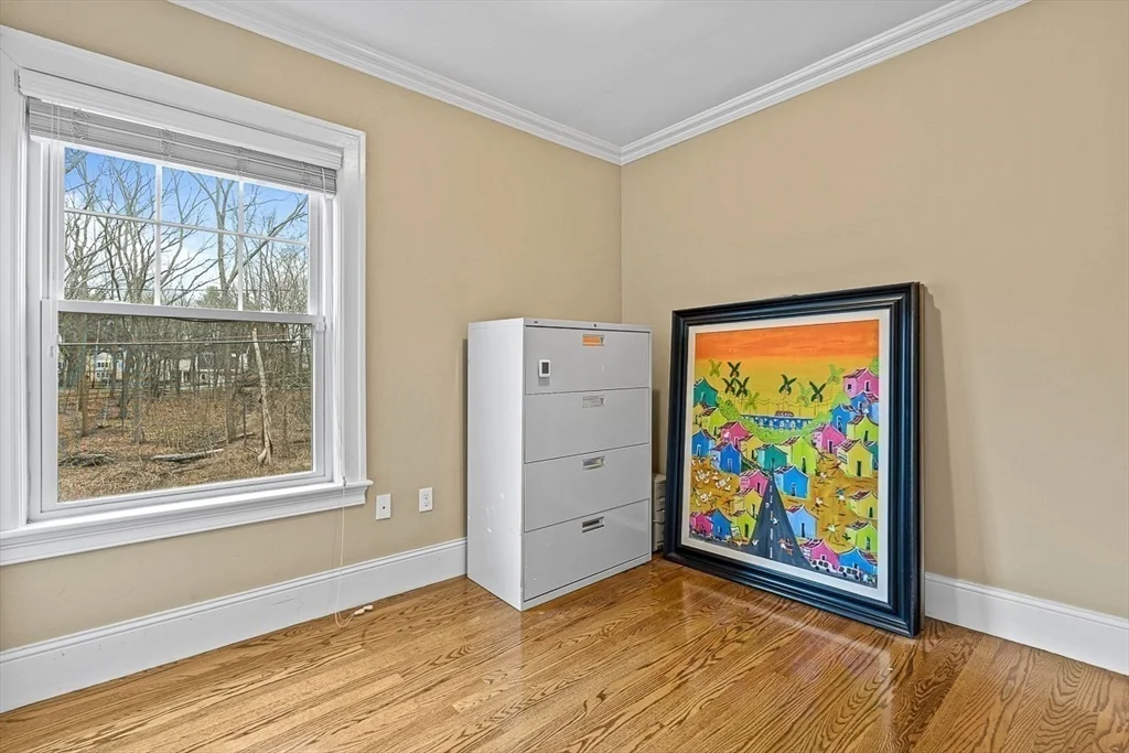 7 bed, 3 bath apartment for rent at 34 Glen Rd, Winchester — photo 31 of 40
