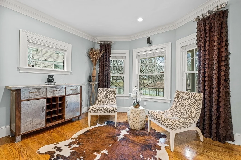 7 bed, 3 bath apartment for rent at 34 Glen Rd, Winchester — photo 11 of 40