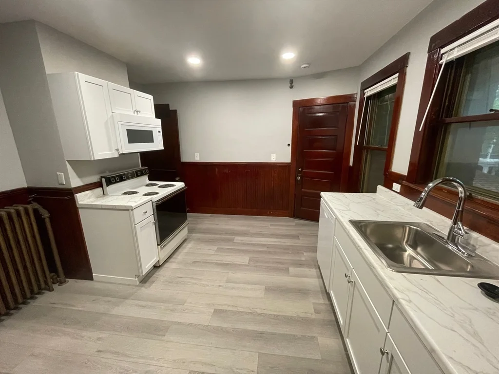 3 bed, 1 bath apartment for rent at 34 Grafton St Unit 2, Arlington — photo 11 of 20