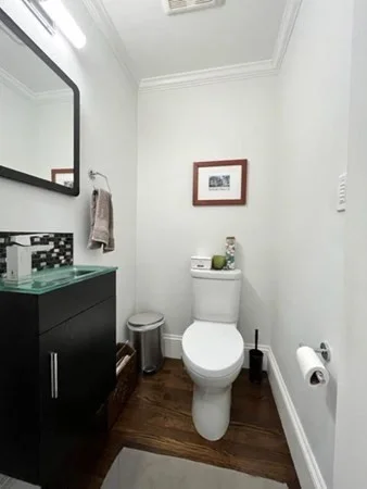 3 bed, 1 bath apartment for rent at 34 Greenough St Unit 1, Brookline Hills — photo 12 of 13