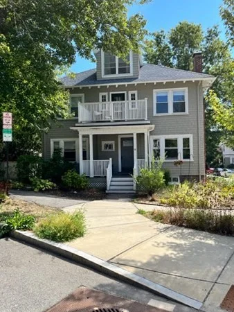 3 bed, 1 bath apartment for rent at 34 Greenough St Unit 1, Brookline Hills — photo 13 of 13