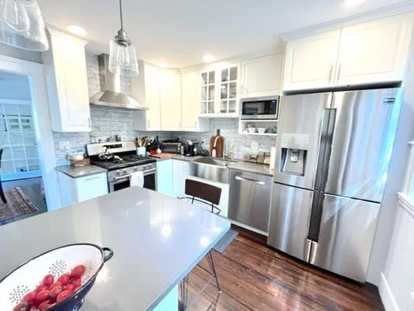 3 bed, 1 bath apartment for rent at 34 Greenough St Unit 1, Brookline Hills — photo 2 of 13