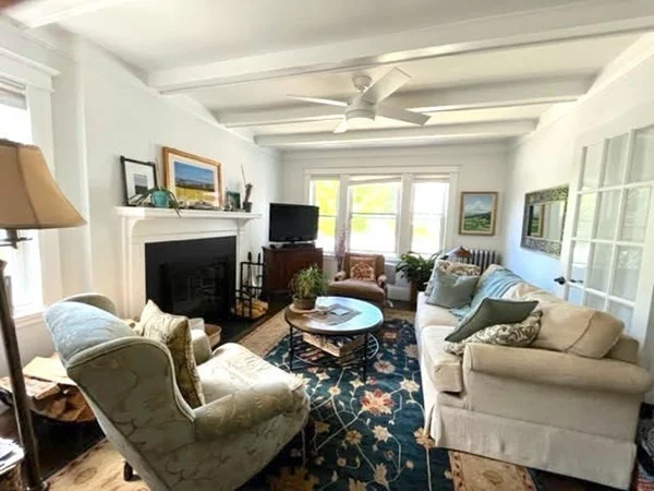 3 bed, 1 bath apartment for rent at 34 Greenough St Unit 1, Brookline Hills — photo 6 of 13