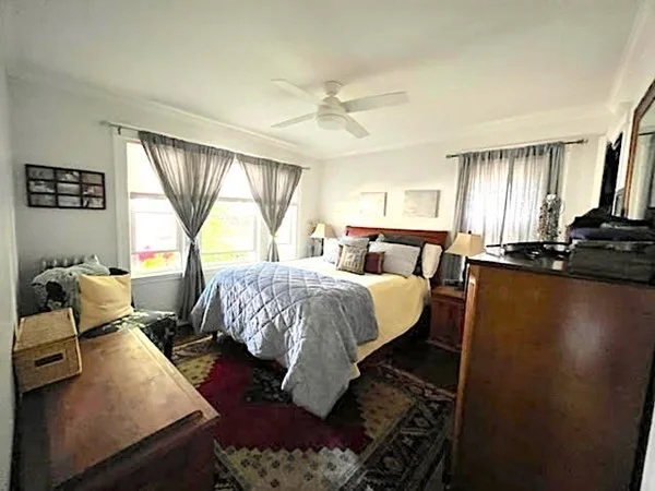 3 bed, 1 bath apartment for rent at 34 Greenough St Unit 1, Brookline Hills — photo 8 of 13