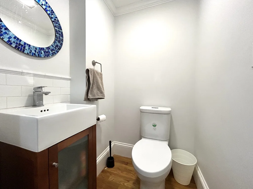 4 bed, 2 bath apartment for rent at 34 Greenough St Unit 2, Brookline Hills — photo 8 of 18