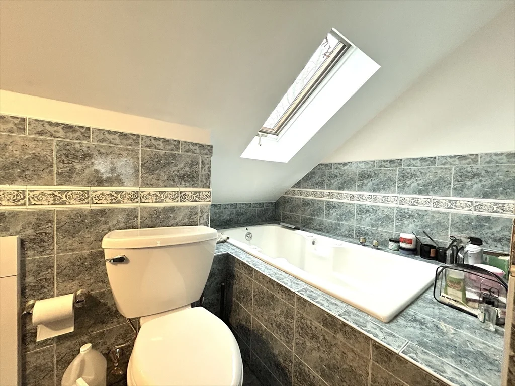 4 bed, 2 bath apartment for rent at 34 Greenough St Unit 2, Brookline Hills — photo 15 of 18