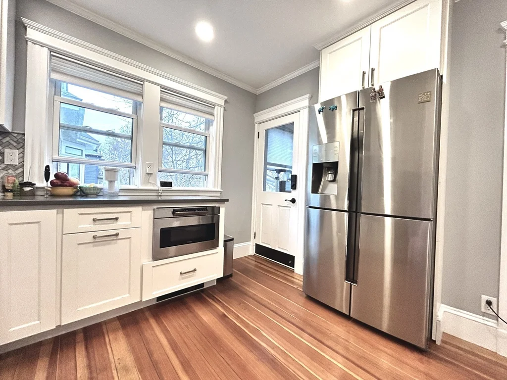 4 bed, 2 bath apartment for rent at 34 Greenough St Unit 2, Brookline Hills — photo 5 of 18