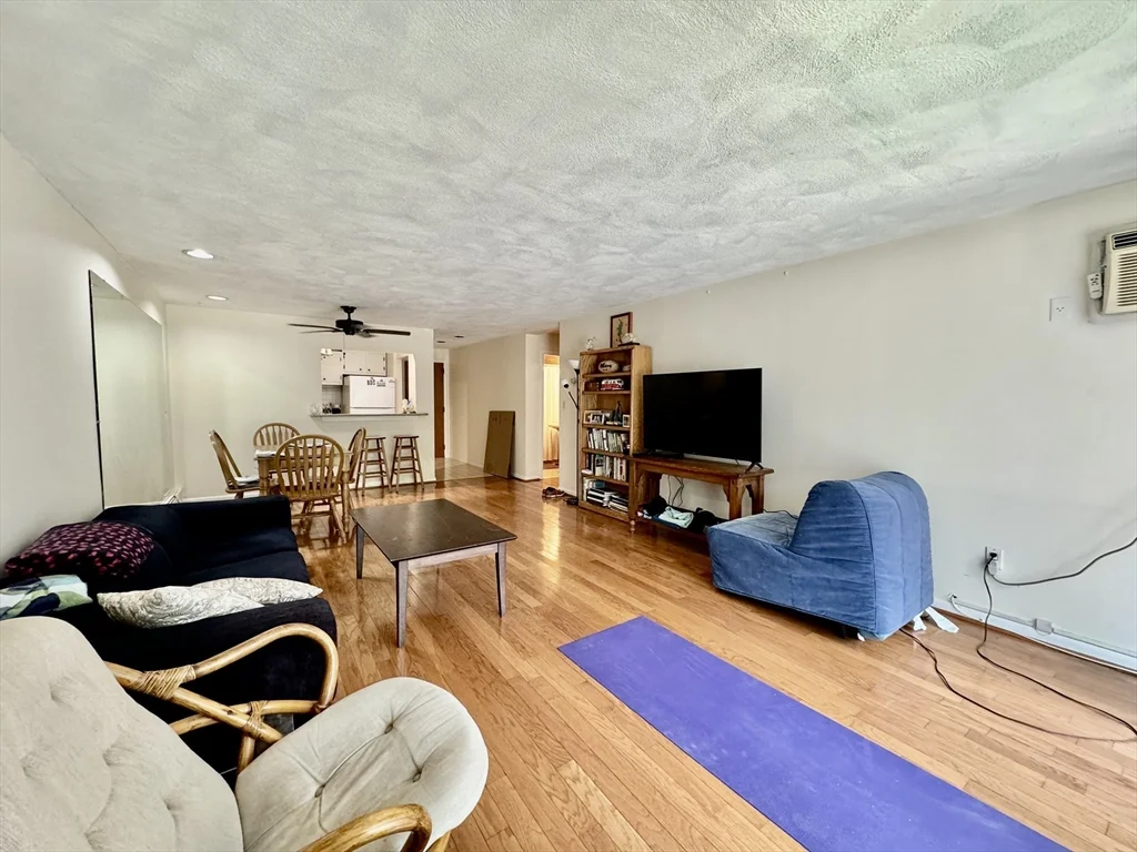 1 bed, 1 bath apartment for rent at 34 Hamilton Rd Unit 104, Arlington — photo 2 of 22