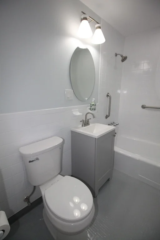 2 bed, 1 bath apartment for rent at 34 Hamilton Rd Unit 302, Arlington — photo 10 of 20