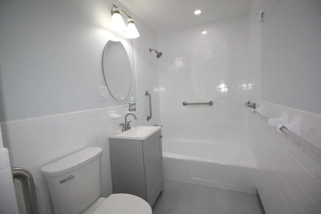 2 bed, 1 bath apartment for rent at 34 Hamilton Rd Unit 302, Arlington — photo 9 of 20