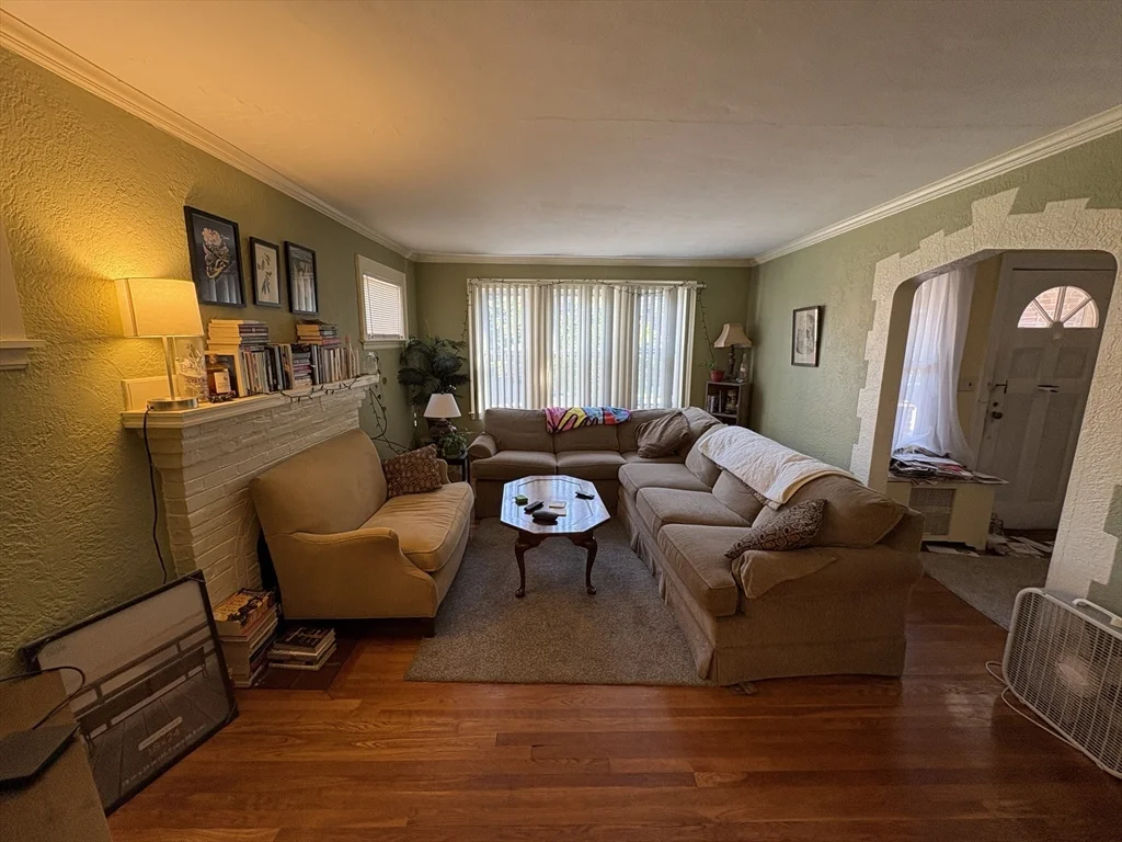 2 bed, 1 bath apartment for rent at 34 Hatherly Rd Unit 34, Brighton — photo 2 of 13
