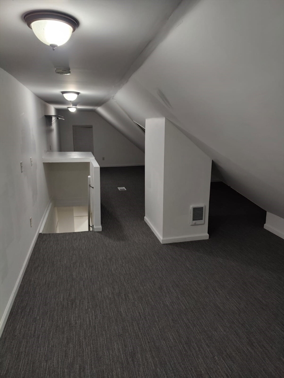 4 bed, 1 bath apartment for rent at 34 Hawthorne St Unit 34, Springfield — photo 4 of 24