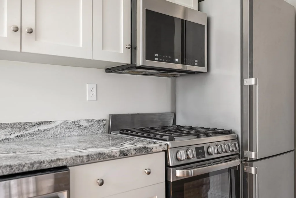 2 bed, 1 bath apartment for rent at 34 Henry St Unit 1, Everett — photo 9 of 26