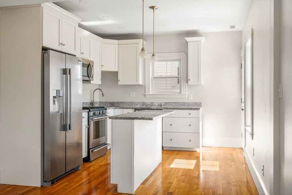 4 bed, 2 bath apartment for rent at 34 Henry St Unit 2, Everett — photo 5 of 20