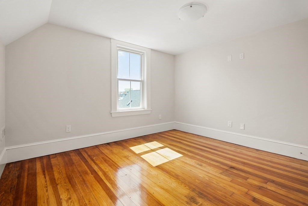 4 bed, 2 bath apartment for rent at 34 Henry St Unit 2, Everett — photo 13 of 20