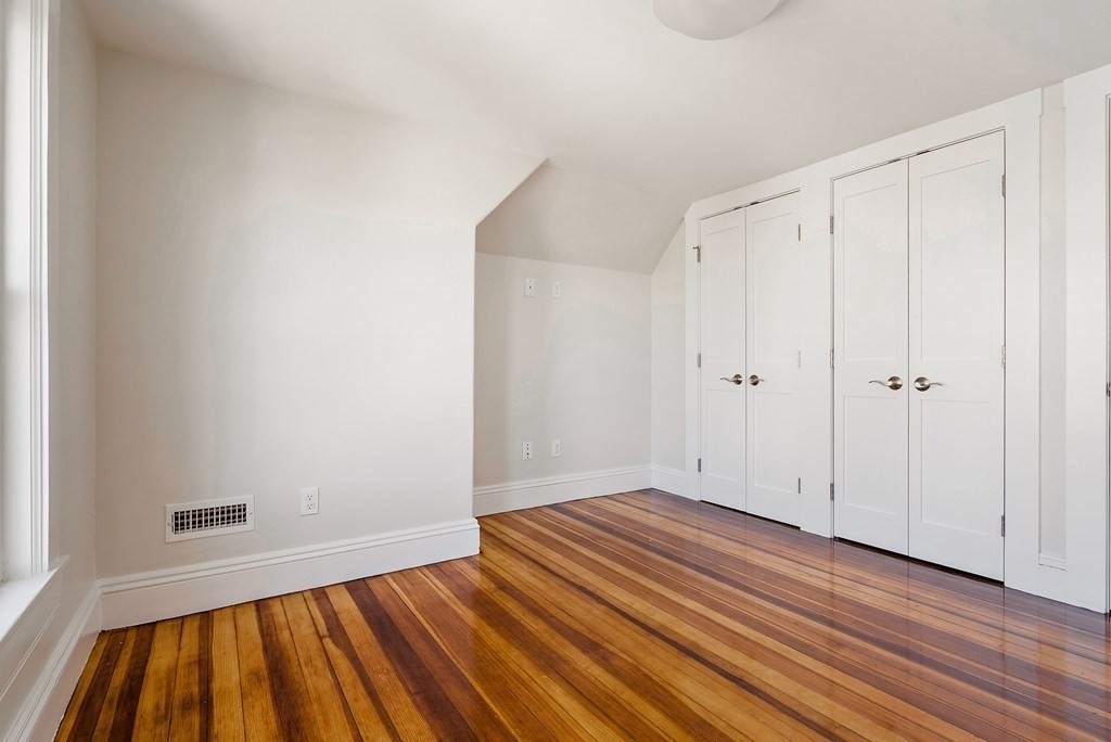 4 bed, 2 bath apartment for rent at 34 Henry St Unit 2, Everett — photo 9 of 20