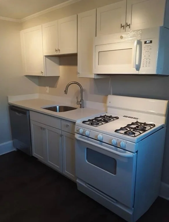 1 bed, 1 bath apartment for rent at 34 Herbert Unit 5, Lynn