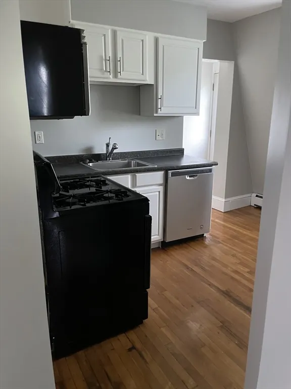 1 bed, 1 bath apartment for rent at 34 Herbert Unit 6, Lynn — photo 2 of 11