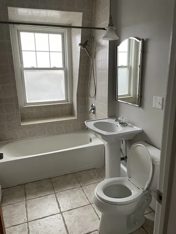 1 bed, 1 bath apartment for rent at 34 Herbert Unit 6, Lynn — photo 9 of 11