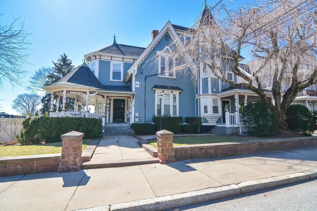 2 bed, 1 bath apartment for rent at 34 High St Unit 1, North Attleboro