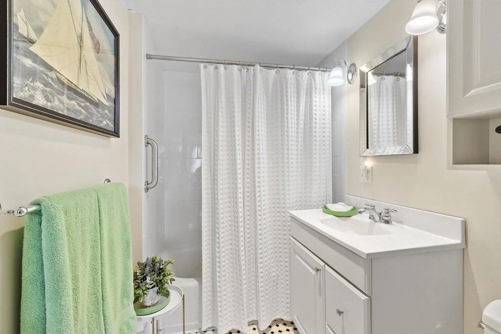 1 bed, 1 bath apartment for rent at 34 High St Unit C, Rockport — photo 13 of 24