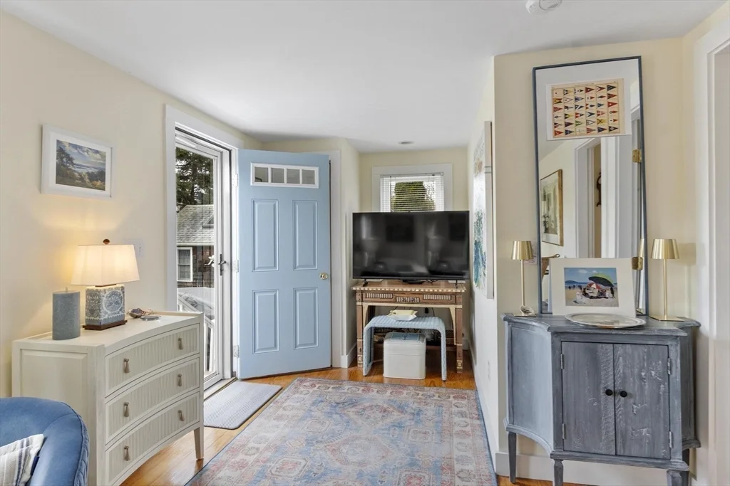 1 bed, 1 bath apartment for rent at 34 High St Unit C, Rockport — photo 3 of 24