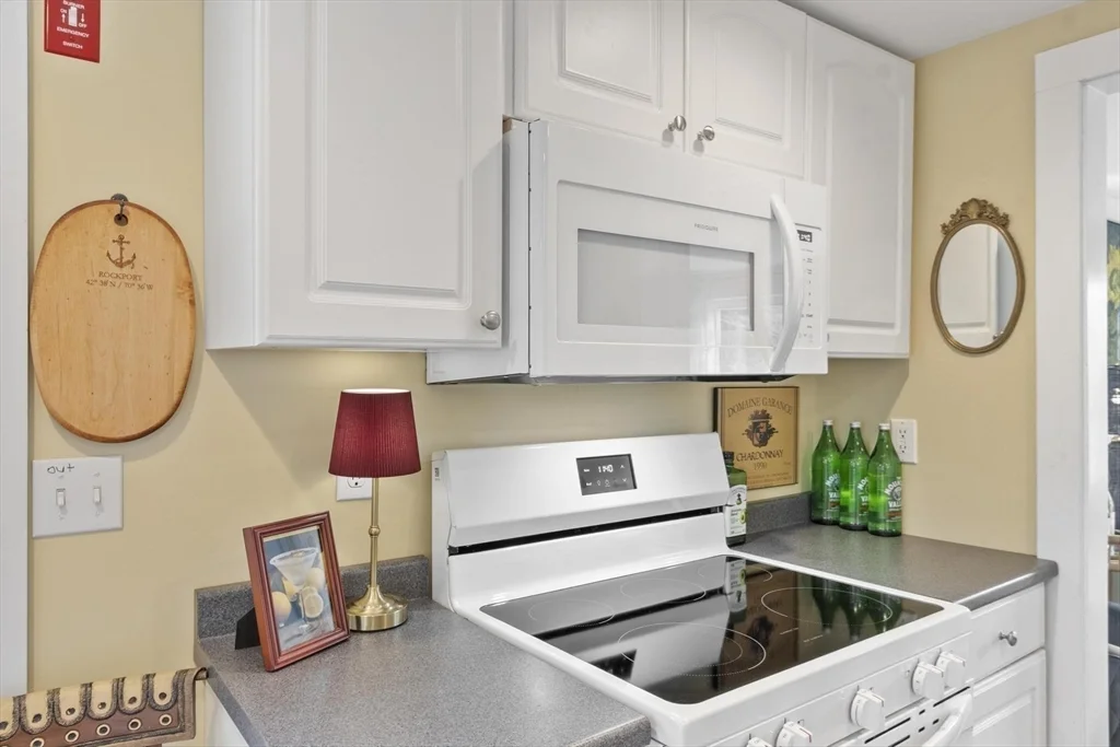 1 bed, 1 bath apartment for rent at 34 High St Unit C, Rockport — photo 11 of 24