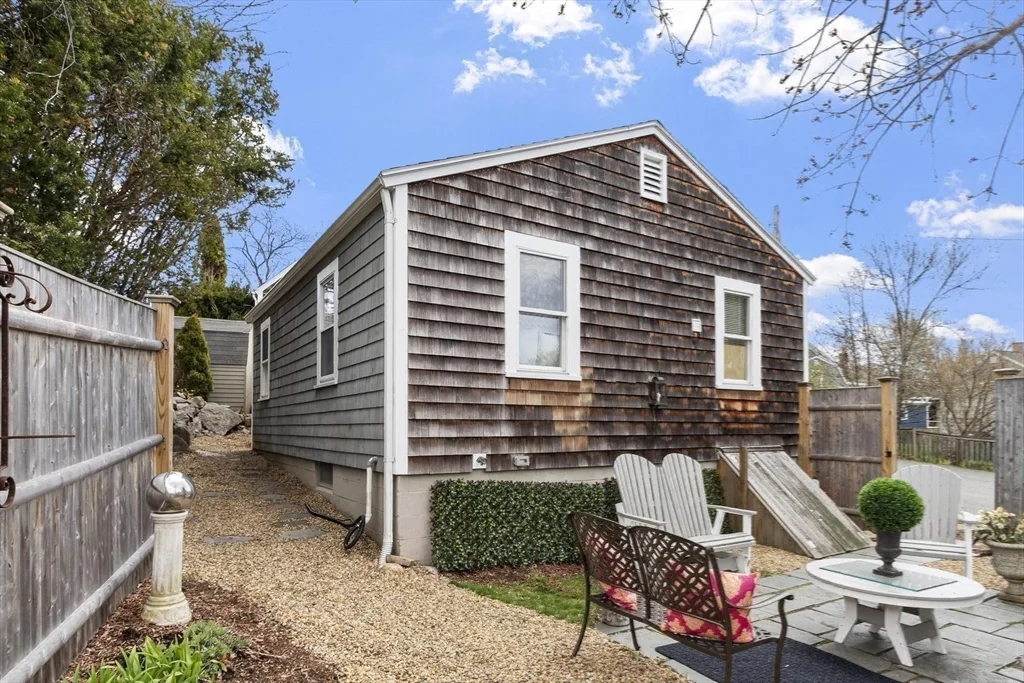 1 bed, 1 bath apartment for rent at 34 High St Unit C, Rockport — photo 18 of 24