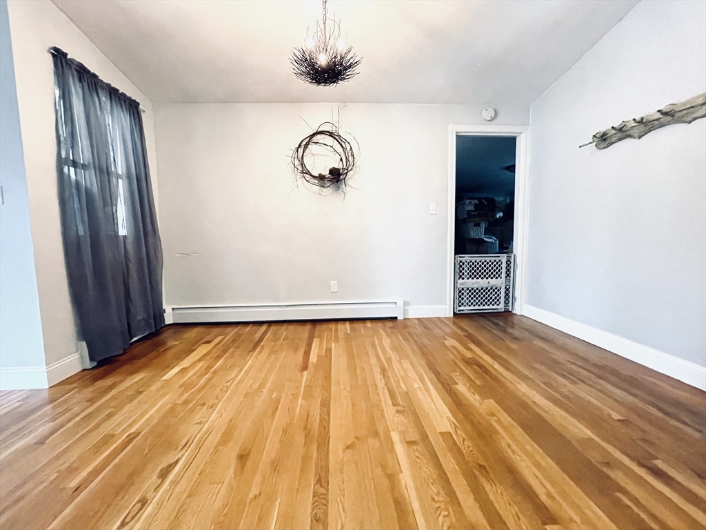 4 bed, 1 bath apartment for rent at 34 Hillside Dr, Shrewsbury — photo 11 of 20