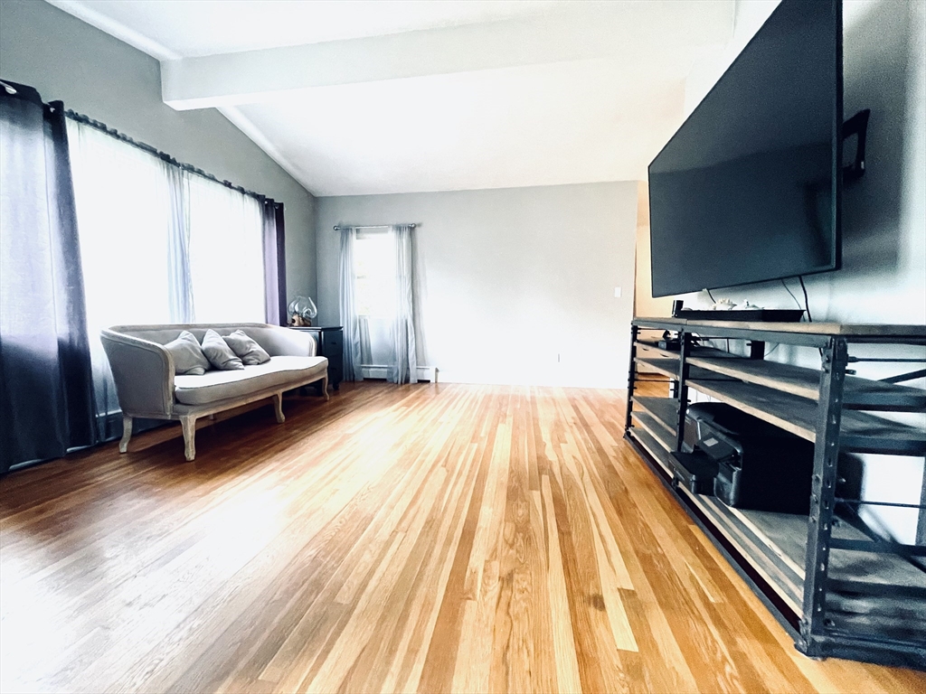 4 bed, 1 bath apartment for rent at 34 Hillside Dr, Shrewsbury — photo 14 of 20
