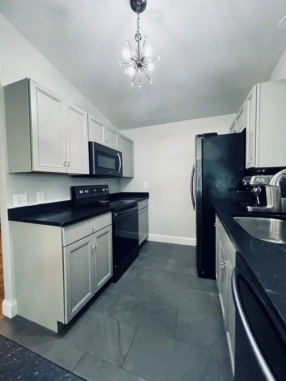 4 bed, 1 bath apartment for rent at 34 Hillside Dr Unit 0, Shrewsbury — photo 8 of 28