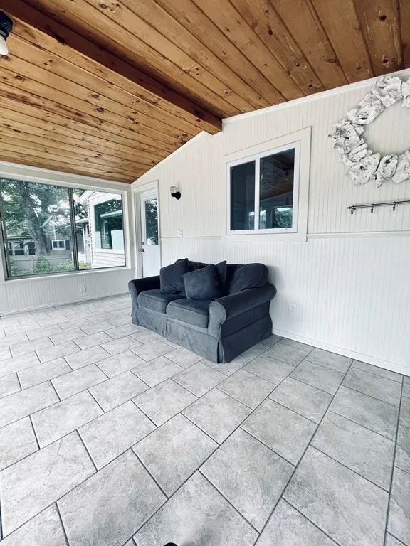 4 bed, 1 bath apartment for rent at 34 Hillside Dr Unit 1, Shrewsbury — photo 4 of 16