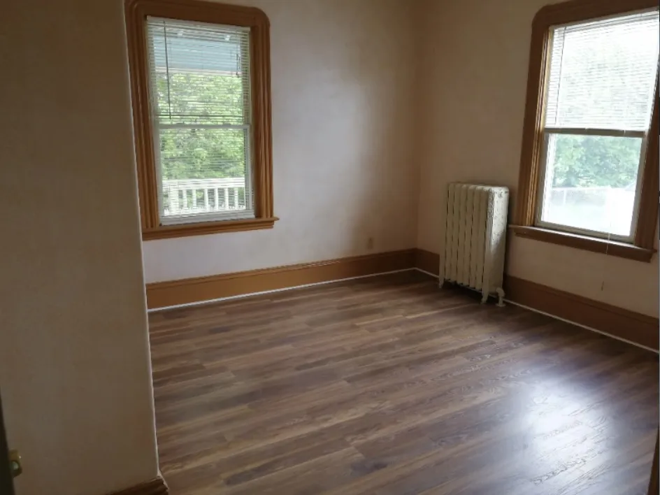 5 bed, 2 bath apartment for rent at 34 Hume Ave Unit 2, Medford — photo 11 of 23