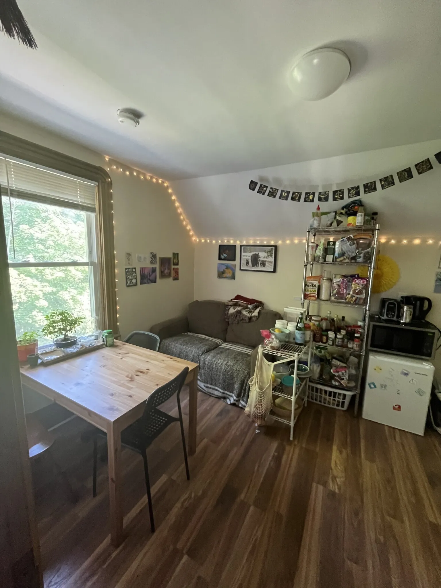 5 bed, 2 bath apartment for rent at 34 Hume Ave Unit 2, Medford — photo 2 of 23
