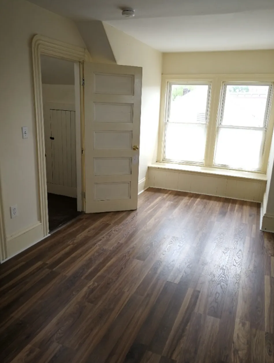 5 bed, 2 bath apartment for rent at 34 Hume Ave Unit 2, Medford — photo 9 of 23
