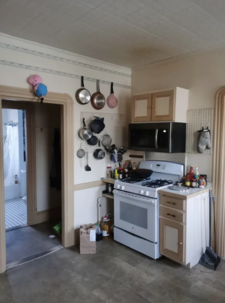 5 bed, 2 bath apartment for rent at 34 Hume Ave Unit 2, Medford — photo 3 of 23