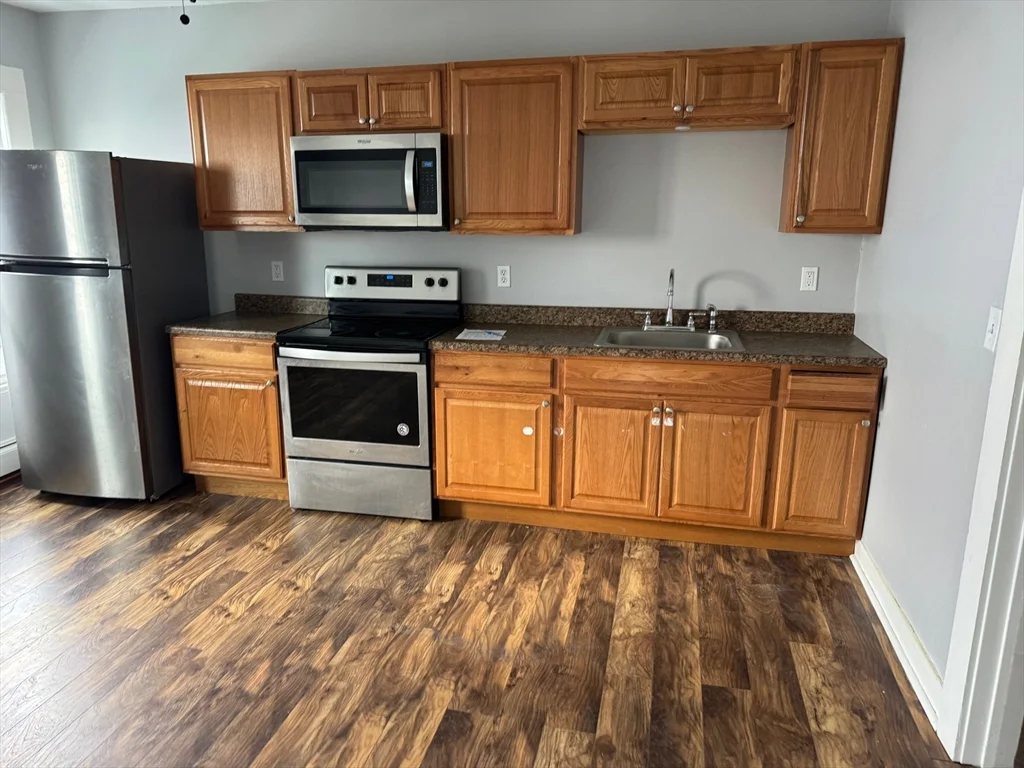 1 bed, 1 bath apartment for rent at 34 Irving St Unit 2, Worcester — photo 2 of 6