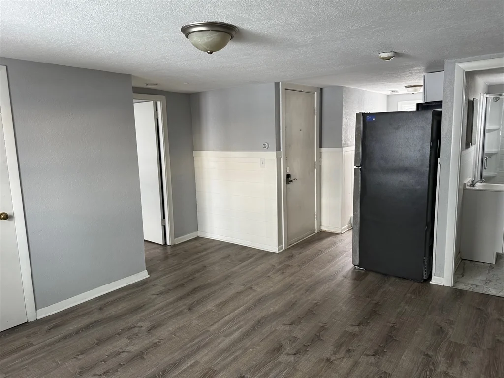 1 bed, 1 bath apartment for rent at 34 Irving St Unit 3, Worcester — photo 2 of 7