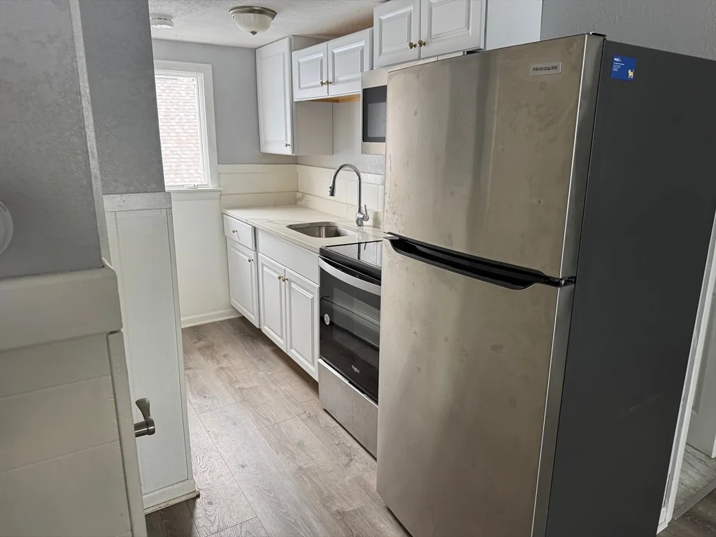 1 bed, 1 bath apartment for rent at 34 Irving St Unit 3, Worcester — photo 1 of 7