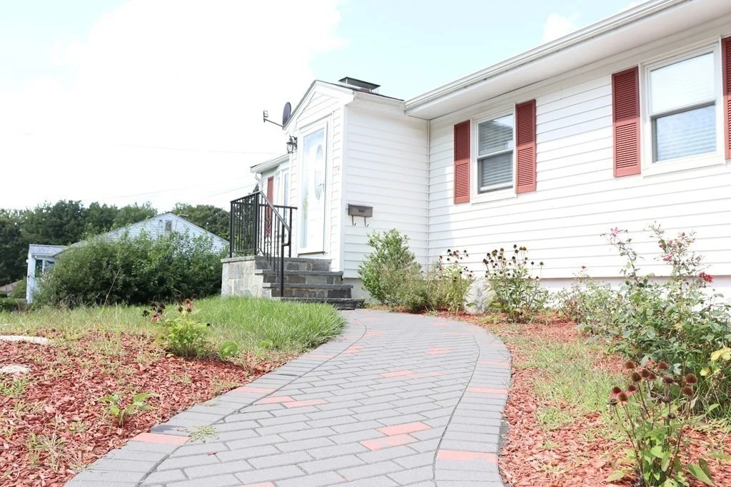 3 bed, 2 bath apartment for rent at 34 Isabel Cir Unit 34, Randolph — photo 3 of 29