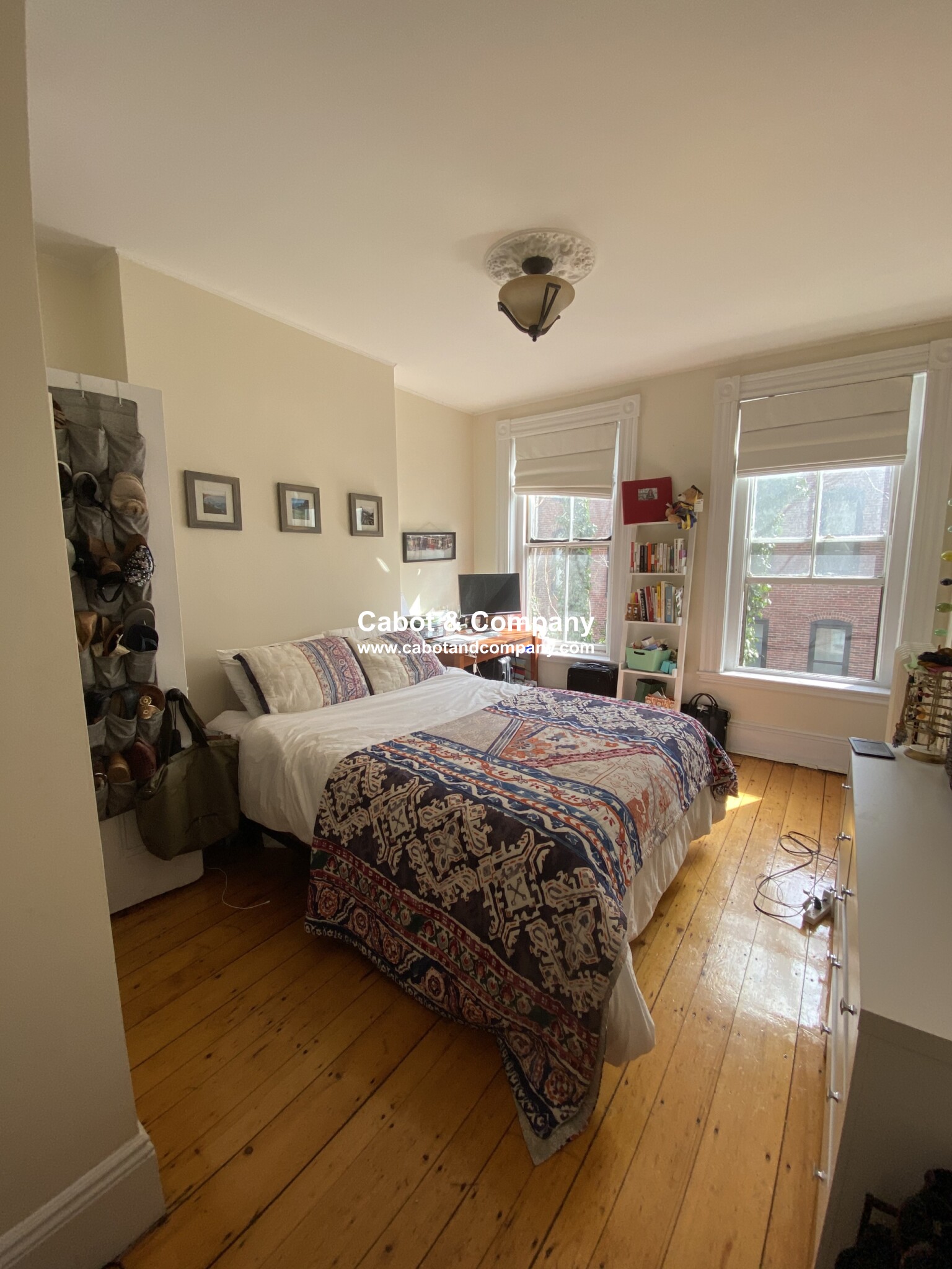 3 bed, 1 bath apartment for rent at 34 Isabella St Unit 10A, Back Bay — photo 4 of 7