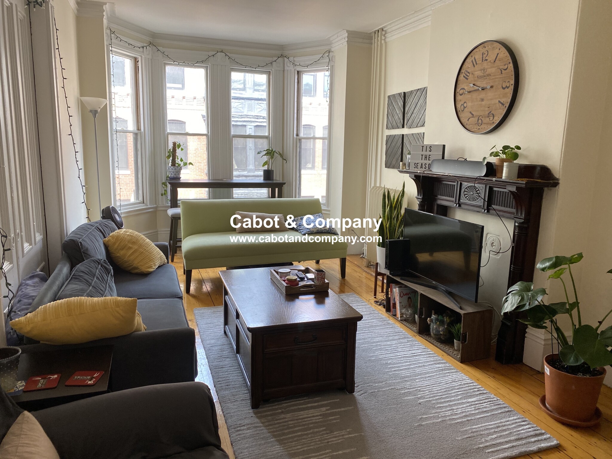 3 bed, 1 bath apartment for rent at 34 Isabella St Unit 10A, Back Bay — photo 1 of 7