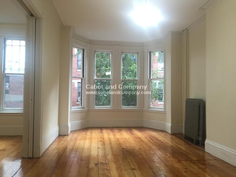 3 bed, 1 bath apartment for rent at 34 Isabella St Unit 4, Back Bay — photo 1 of 9