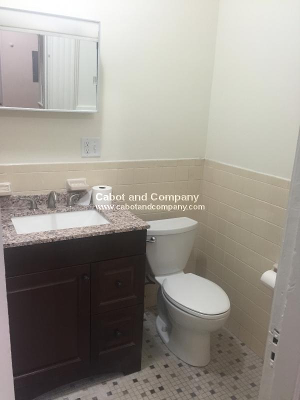 3 bed, 1 bath apartment for rent at 34 Isabella St Unit 4, Back Bay — photo 7 of 9