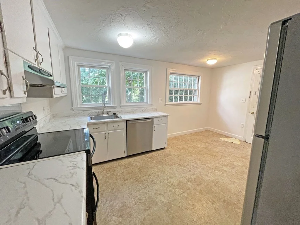 4 bed, 2 bath apartment for rent at 34 Kilburn Rd Unit 34, West Newton — photo 6 of 18