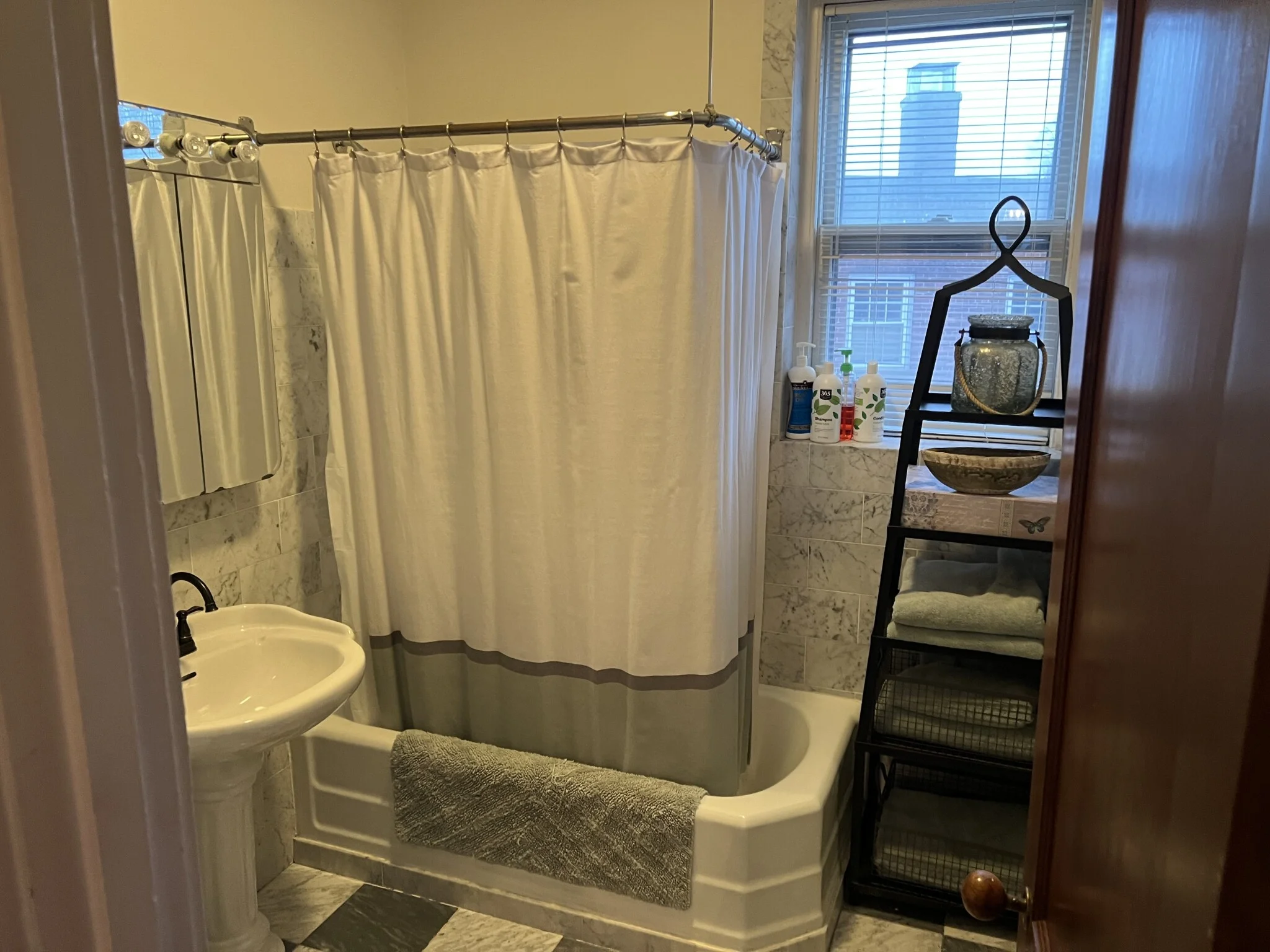 3 bed, 2 bath apartment for rent at 34 Kilsyth Rd Unit 3, Washington Square — photo 28 of 35