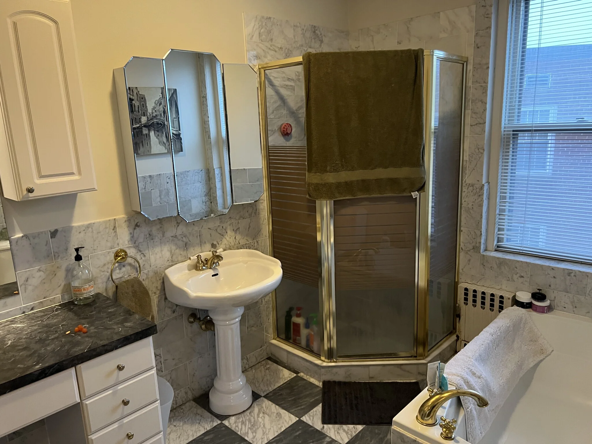 3 bed, 2 bath apartment for rent at 34 Kilsyth Rd Unit 3, Washington Square — photo 30 of 35